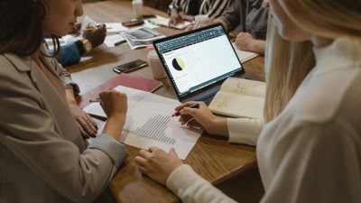 开曼公司股权怎么搭才不踩雷？律师实操避坑指南附架构图+常见错误清单