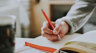 如何将个人资金安全转移到香港账户？全面解析与操作指南
